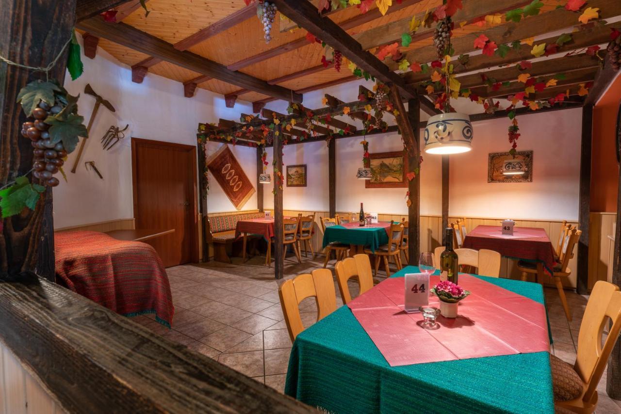 Hotel Deis Зенхайм Екстериор снимка